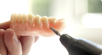 入れ歯の急患・即日修理